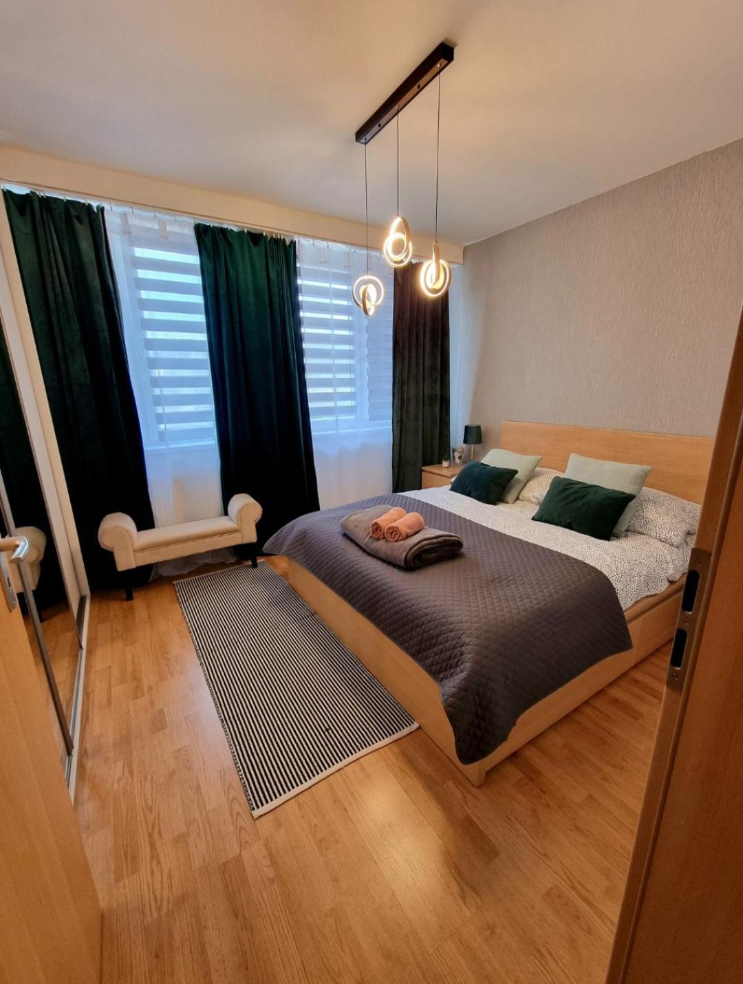 Apartment Banska - City Centre & Private Parking Banská Bystrica Eksteriør billede