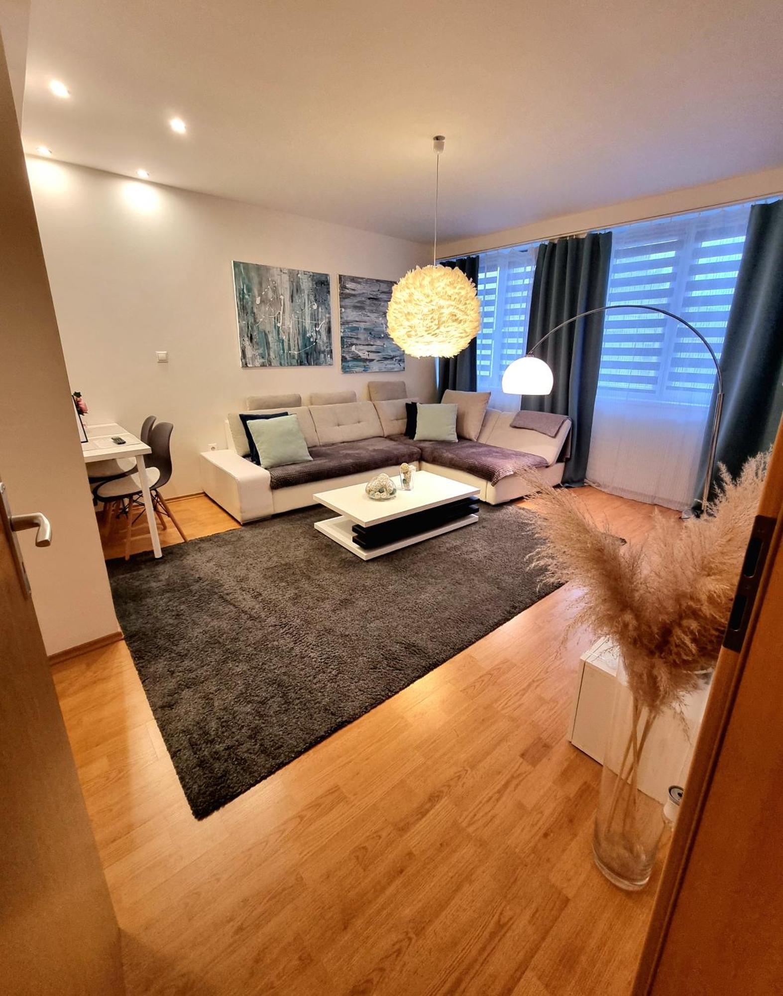 Apartment Banska - City Centre & Private Parking Banská Bystrica Eksteriør billede